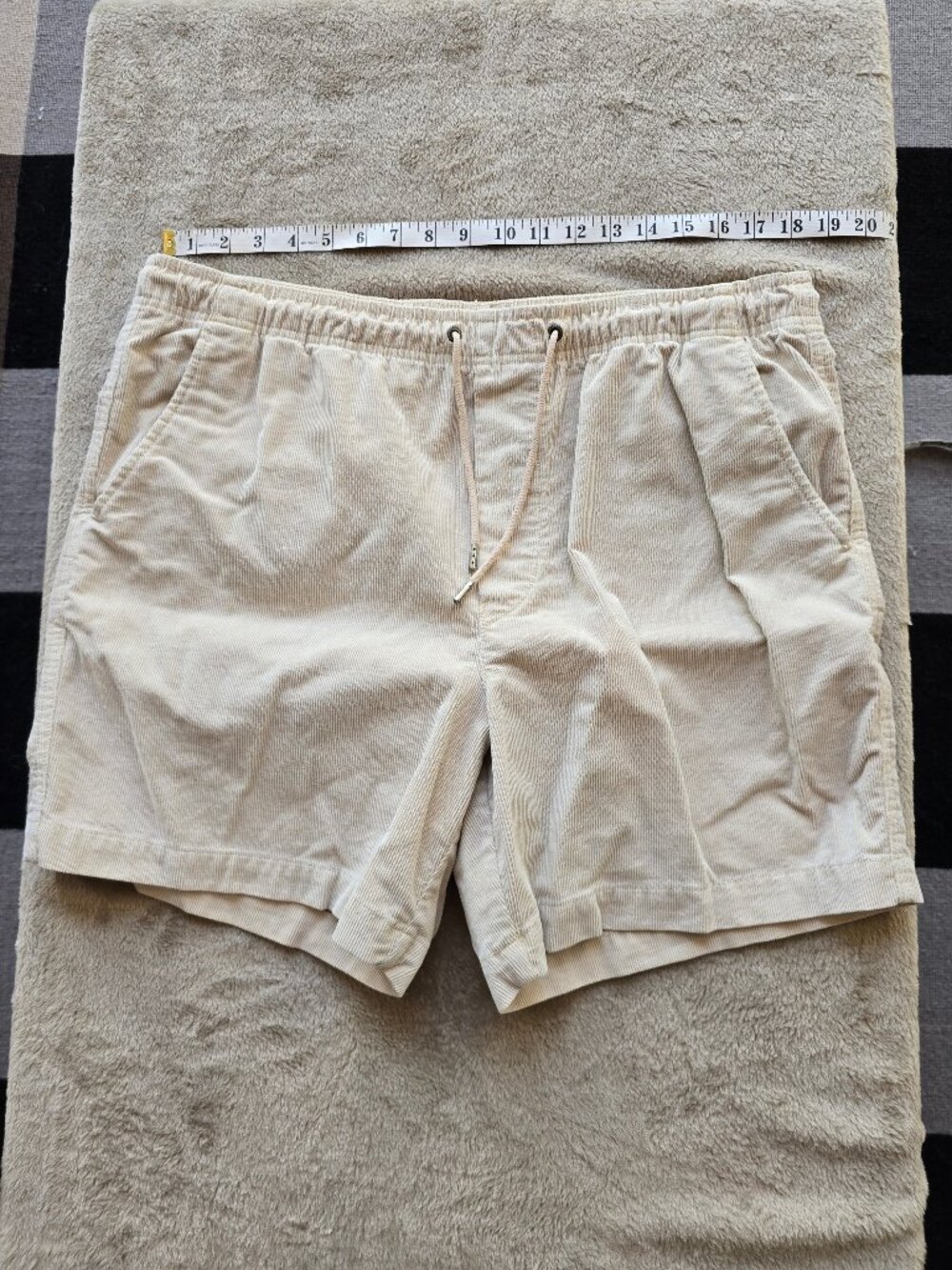 American Eagle Beige Corduroy Drawstring Shorts - men's Size L